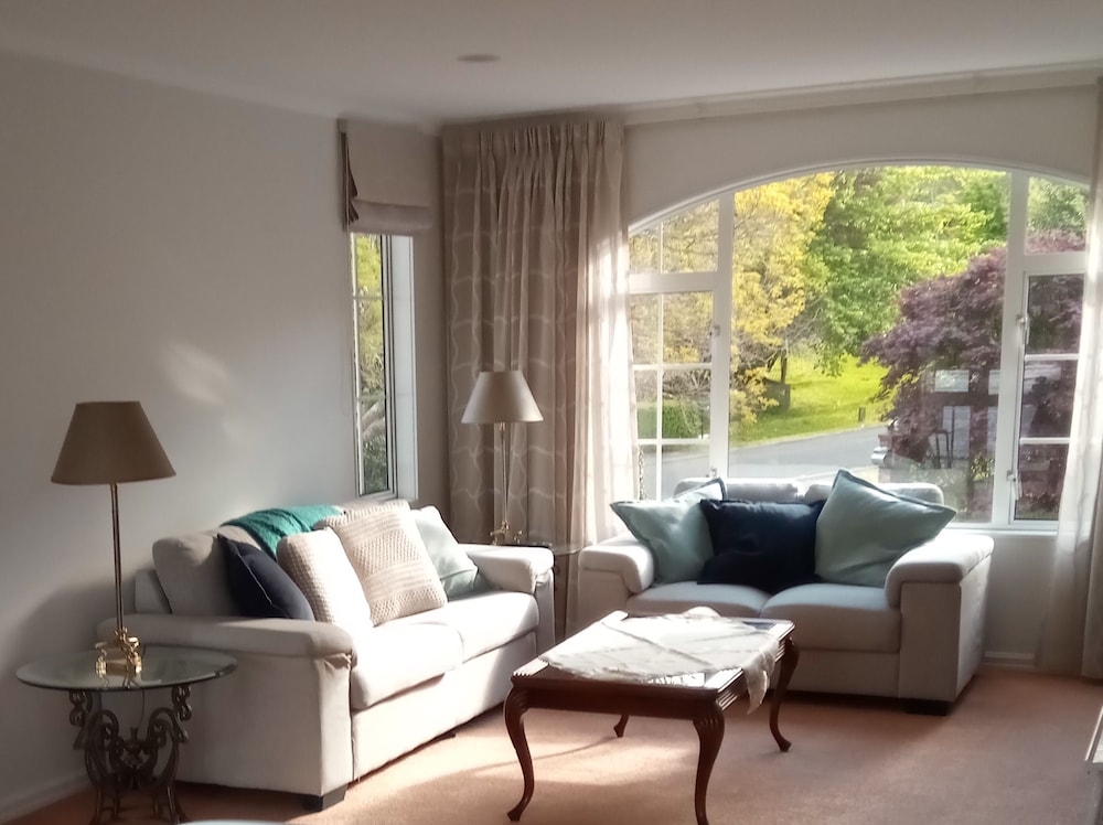 Magical Retreat with Luxury Pool & Spa view 4
