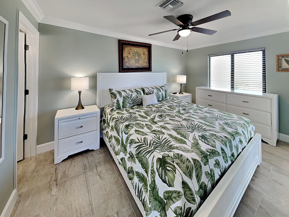 Seaside 5 by Distinctive Beach Rentals