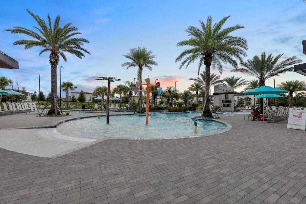 Paradiso Grande 5BR Home w Pool, Mario Game Room