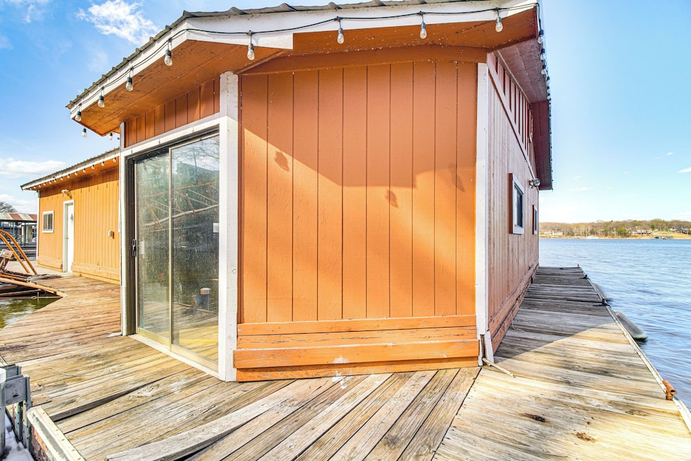 Grove Lake House w/ Boat Dock & Outdoor Spots!