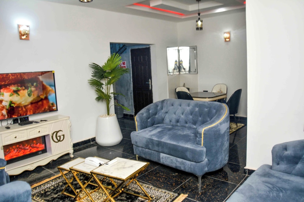 Slim Anyaiwe Apartments