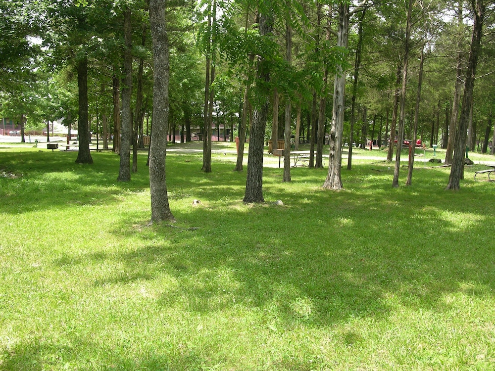 Take A Holiday 2 Bedroom Condo by RedAwning