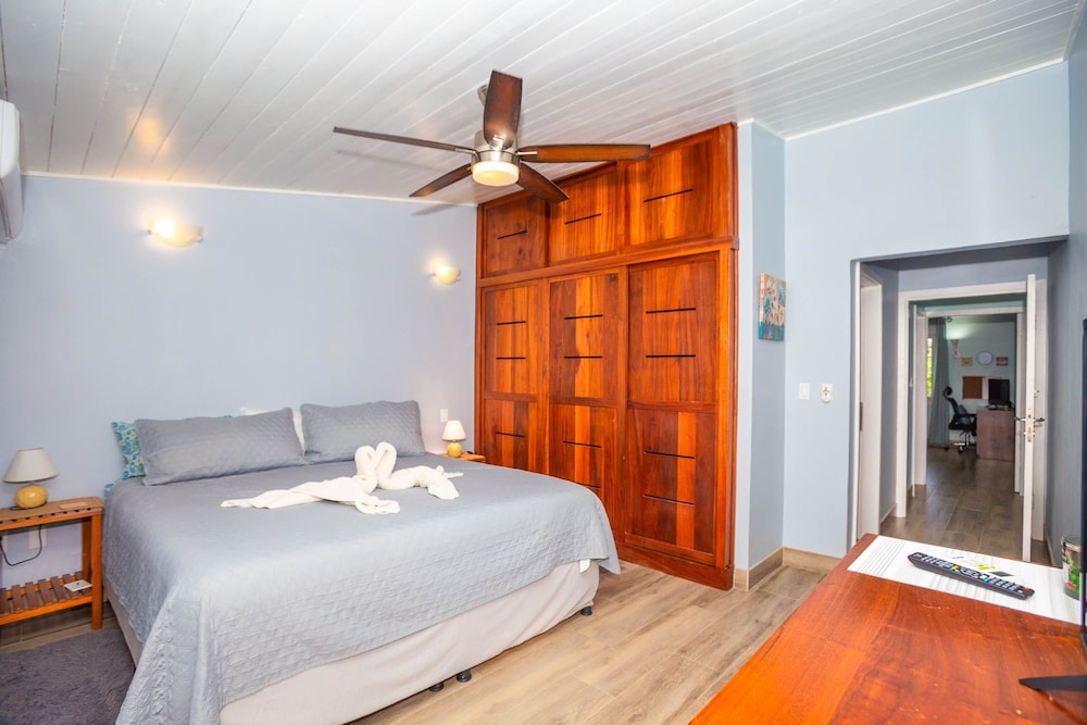 Villa Valentina 2 Bedroom Home by Redawning view 2
