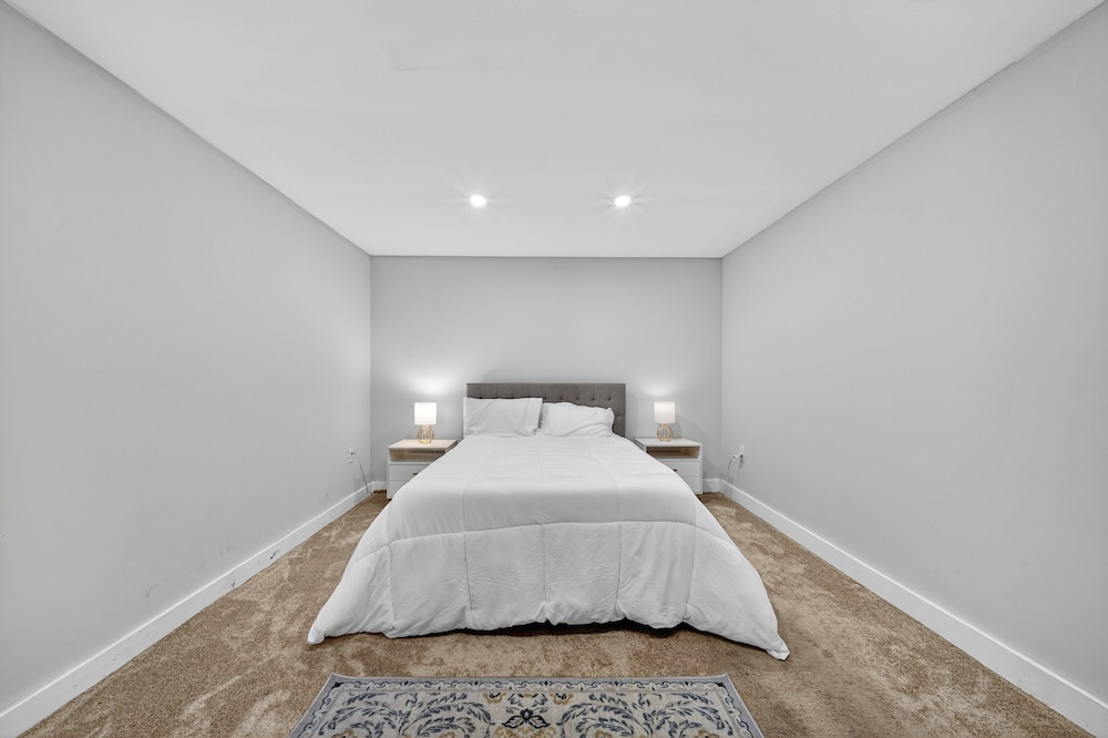 Stylish Downtown Retreat Steps To Nyc 3 Bedroom Duplex