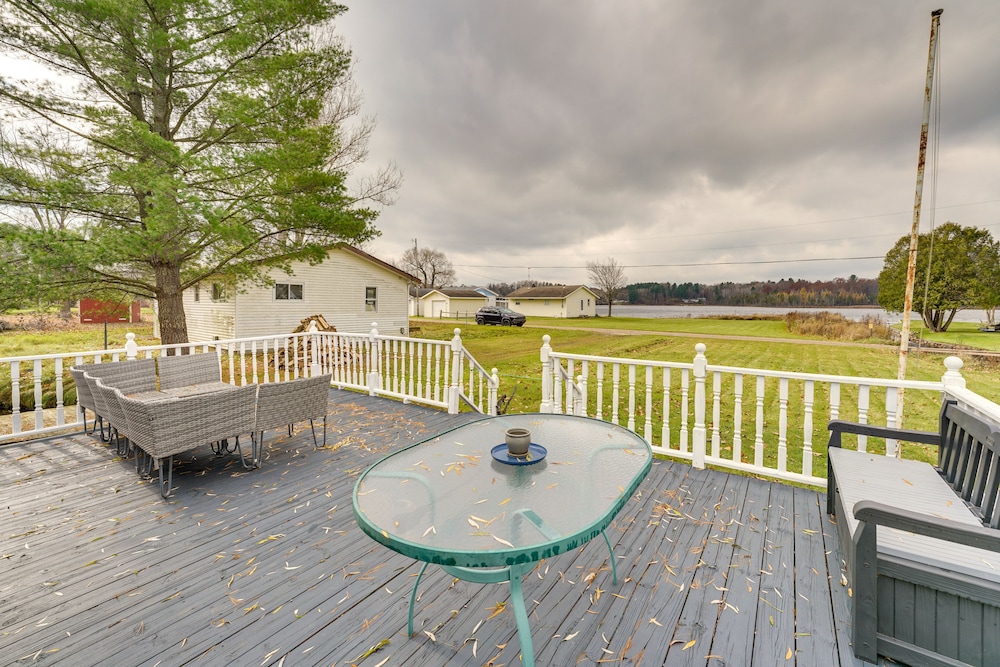Cadillac Vacations - Lakefront Reed City Home w/ Fire Pit on 2 Acres! - Property Image 1
