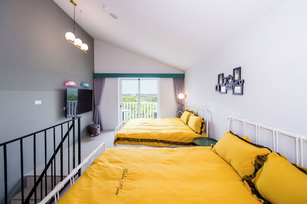 Happiness Pink B&B
