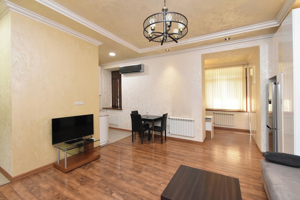 Apartment on Teryan 19