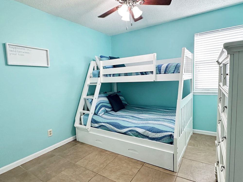 Sea Breeze #305 by Southern Vacation Rentals