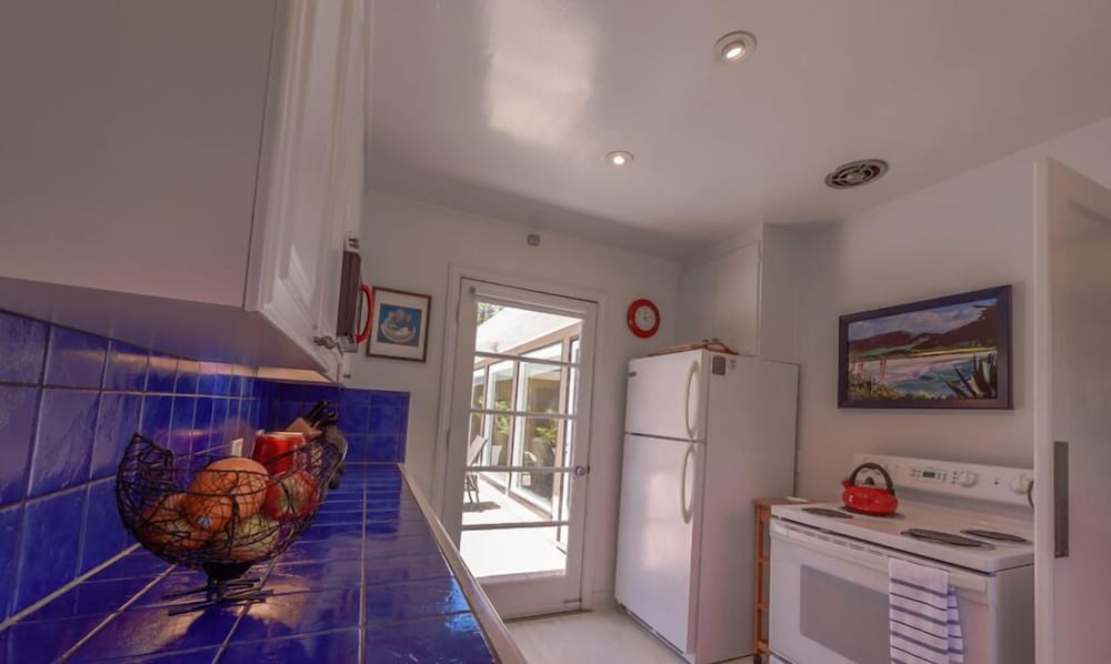 Monterey Vacations - Mv14: Beach Retreat Close To The Beach And Carmel - Property Image 2