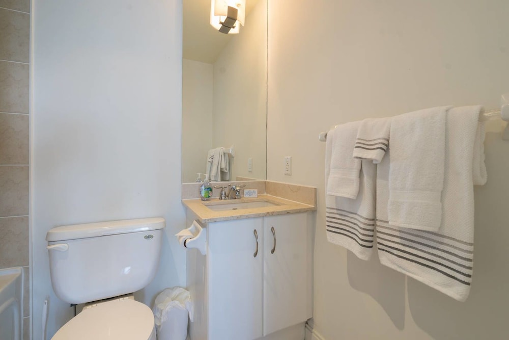 Yorkville Fantasy Yonge & Bloor 2BR 2BT