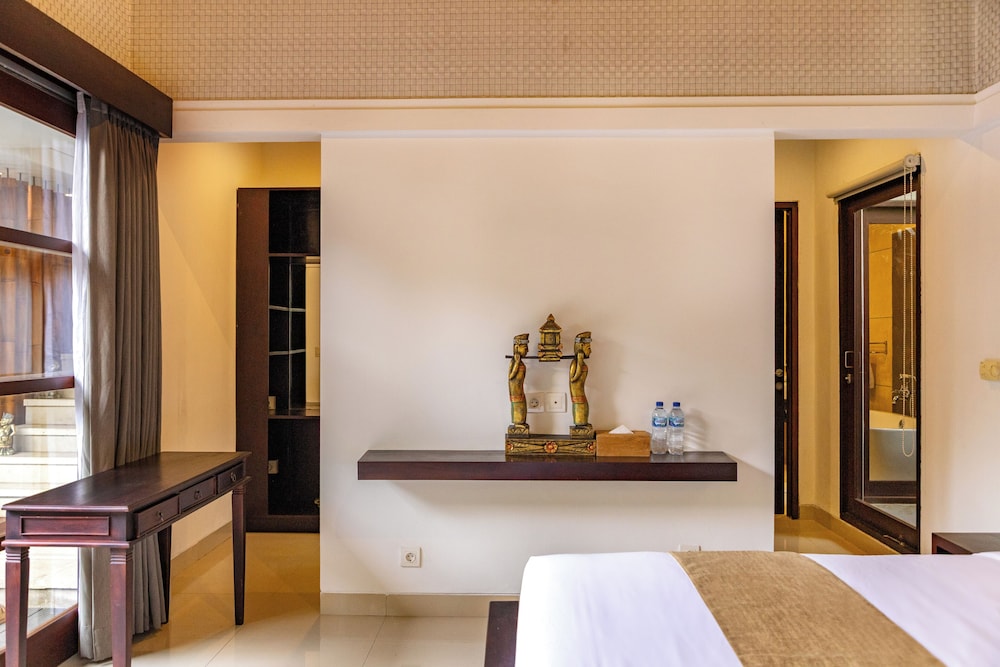 Aragreen Berawa Villa