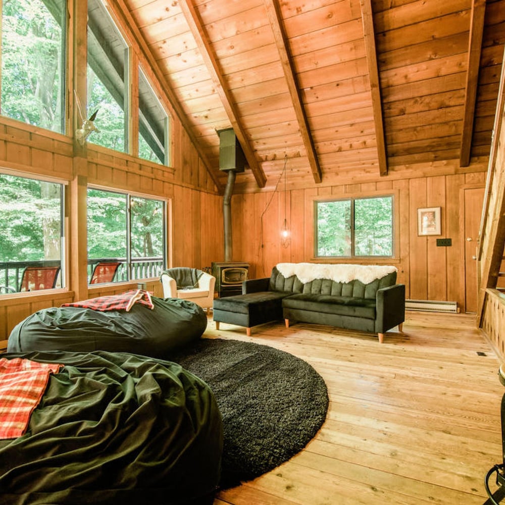Northern Nights Chalet by Wanderlust Abodes view 5