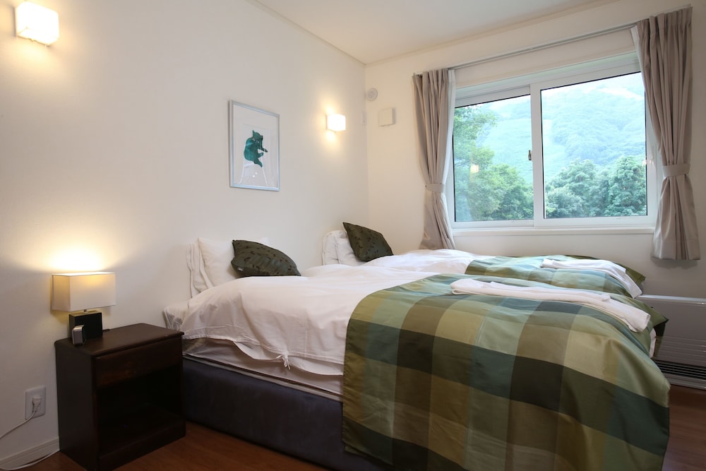 Cat's Villa Hakuba 1&2 view 2