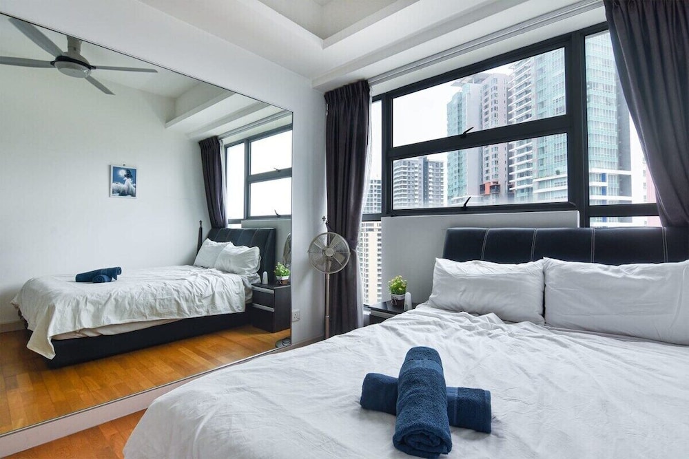 Modern High Floor 3BR Apt Bathtub Bkt Bintang