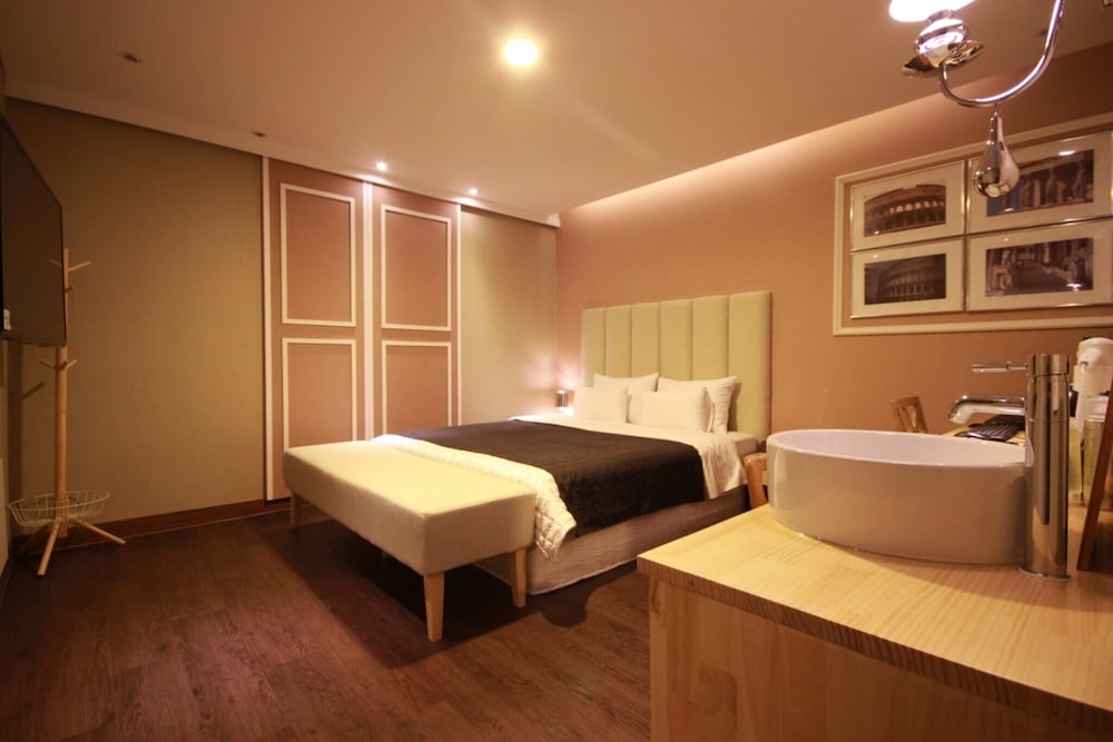 hotel room