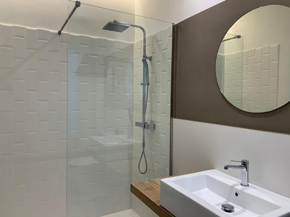 Utrera - 4 Bedrooms in Trafalgar