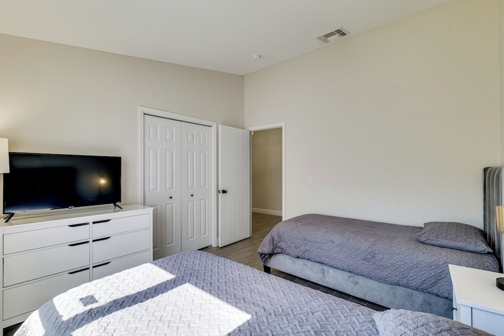 Pool & Game Room: Pet-friendly Gem in Davenport