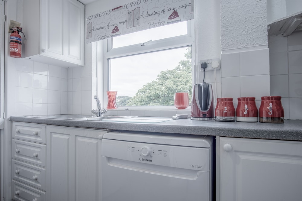 Harbour Court - 2 Bedroom - Saundersfoot view 2