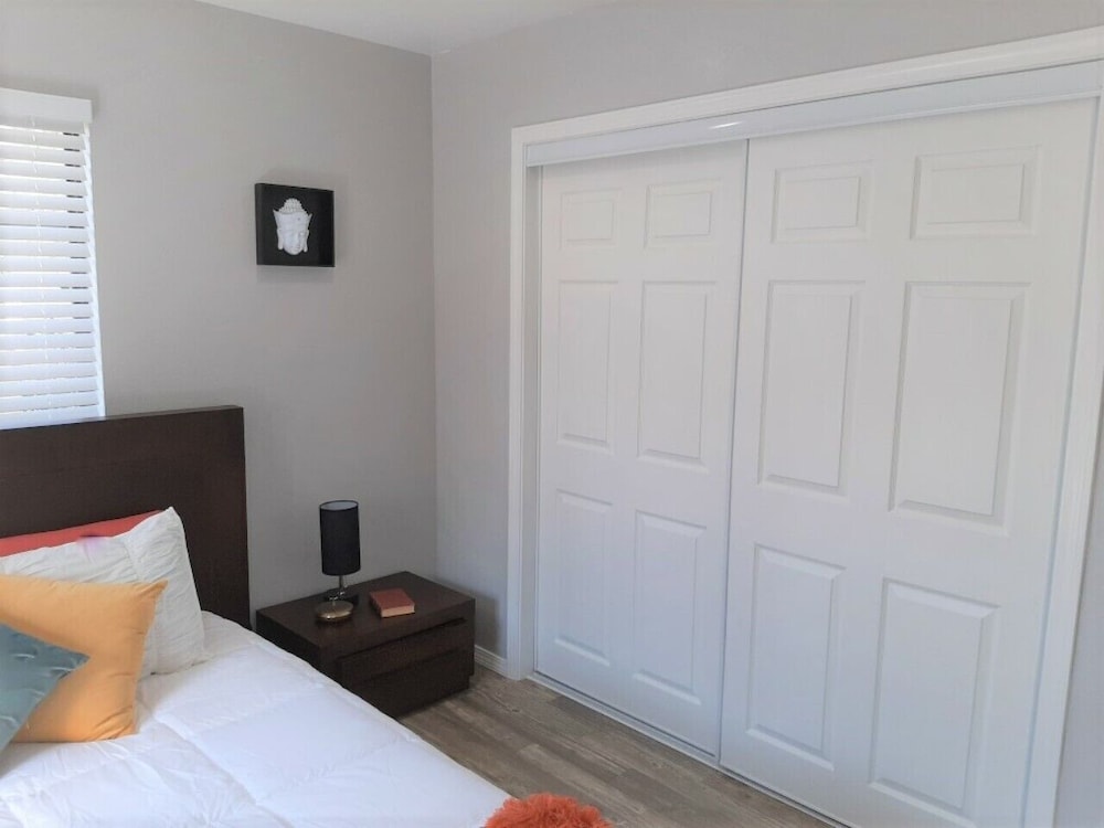 Private Bedroom Suite - Communal House near Integris Private view 4