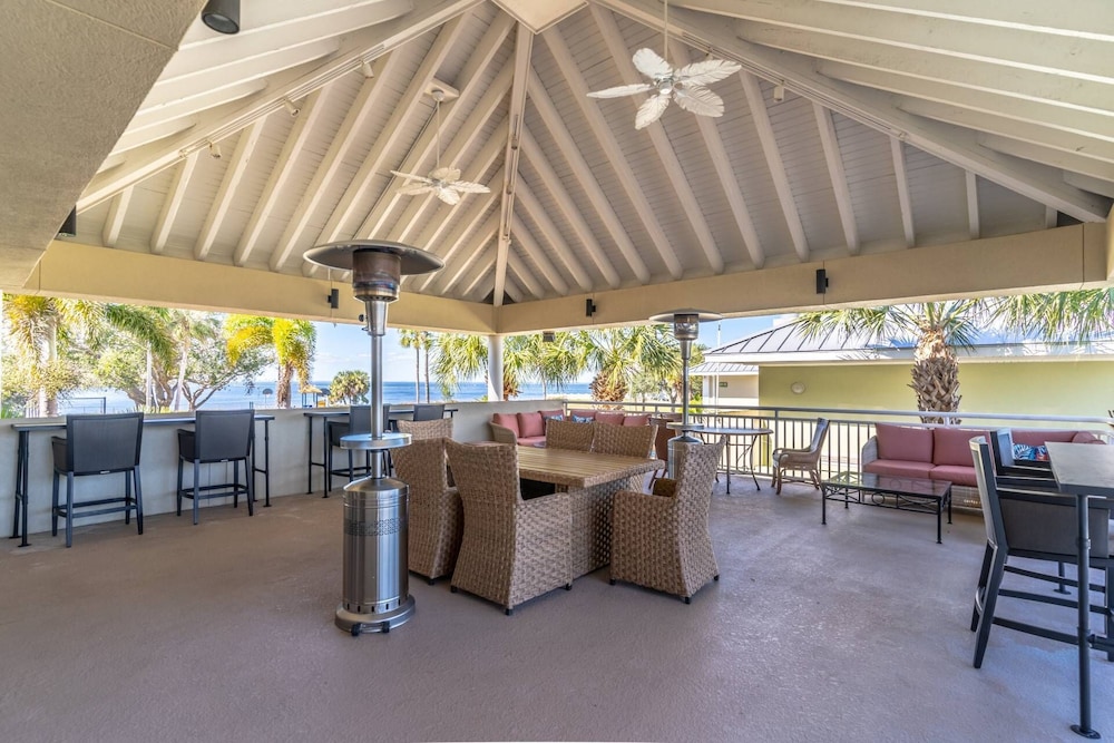209 Little Harbor Inn
