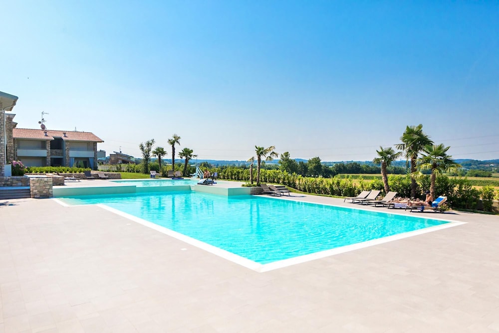 Le Mele 7 by Wonderful Italy