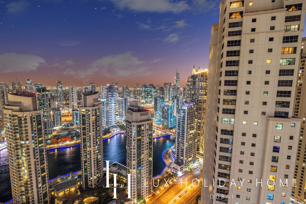 LUX The Premium Marina Sea View Suite