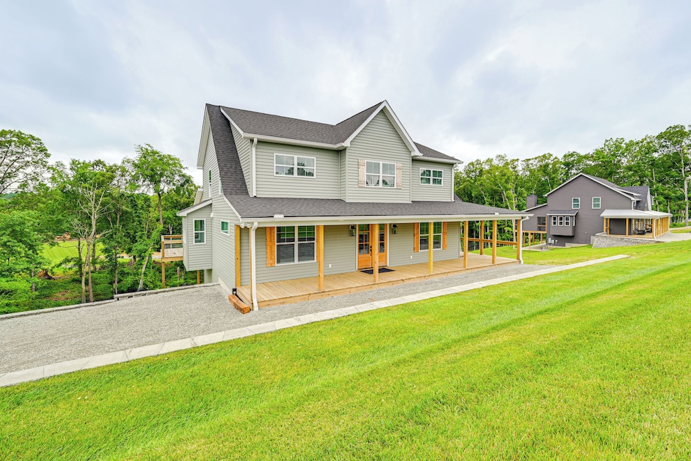 14 Mi to Mammoth Cave NP: Spacious Family Home