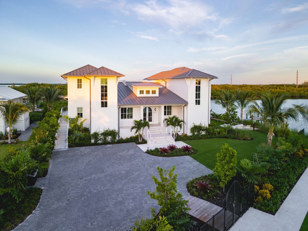 The Fairhaven House at Solaire Lunara Bay