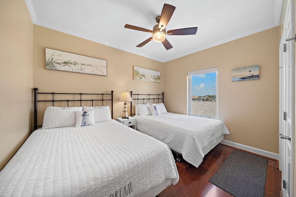 Blue Marlin Bayfront Retreat by Ryson Vacation Rentals
