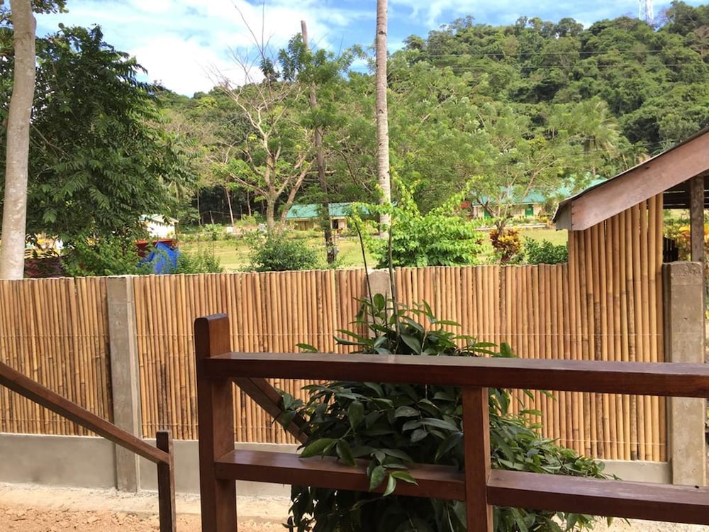 Tay LeLong's Pension House