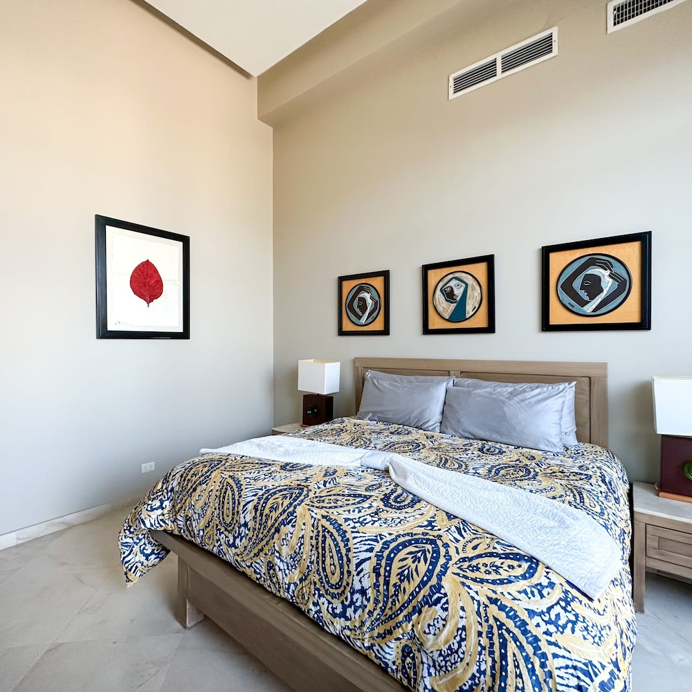 Splash Into Style Ground Floor Poolside Condo