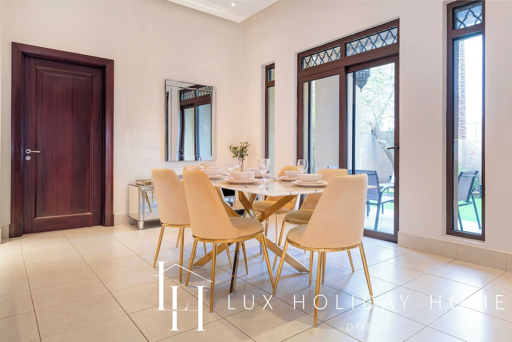 LUX The Burj Khalifa View Garden Suite