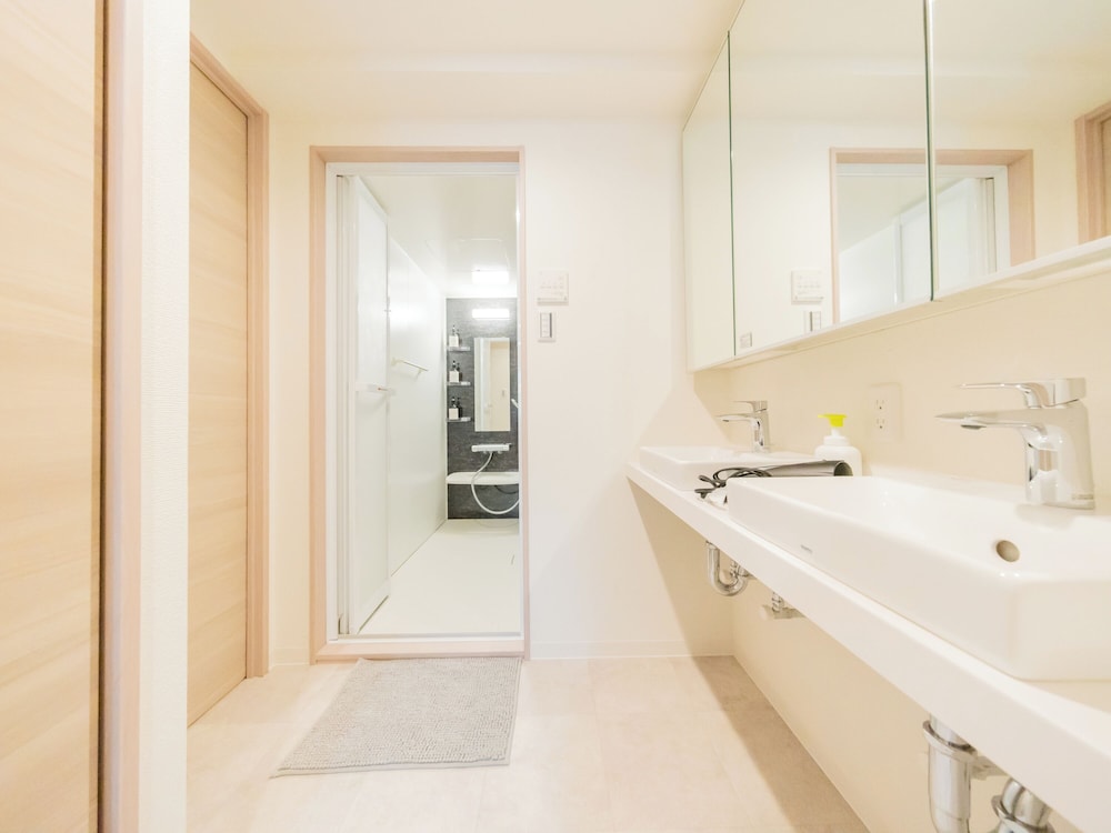 URNA SANDS HOTEL