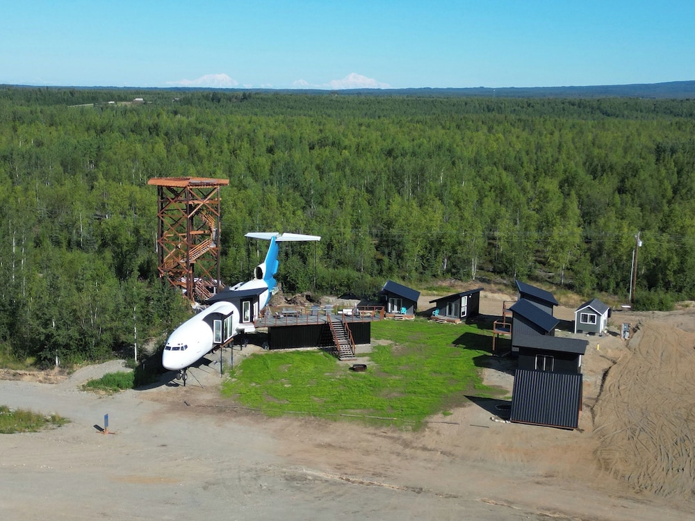 FLY8MA Pilot Lodge