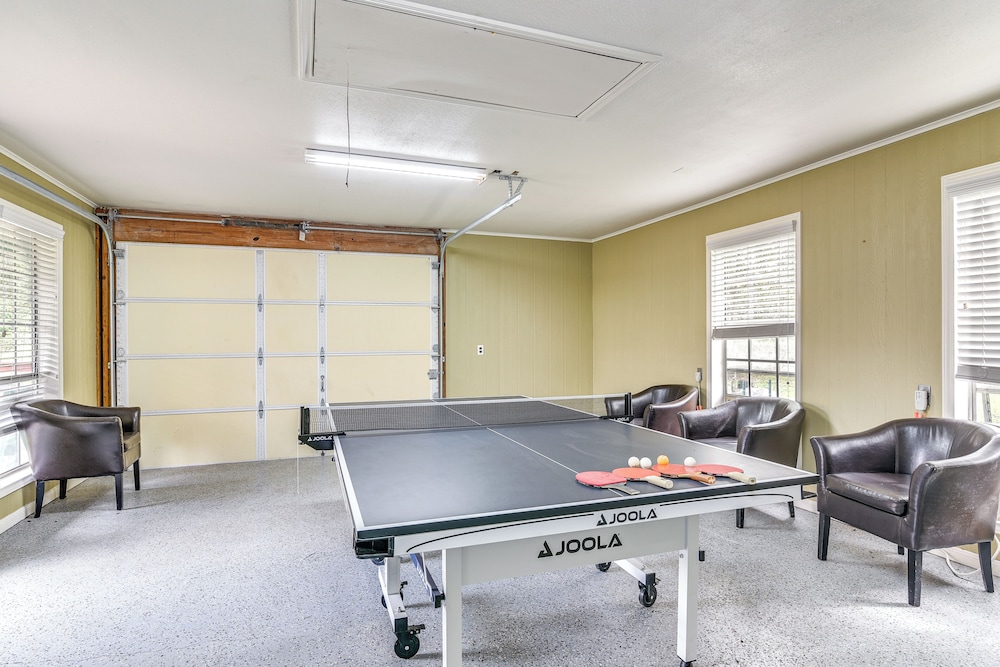 Family Home on 30 Acres in Manvel!