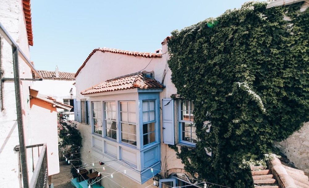 Hotel Tashmahal - Image 1