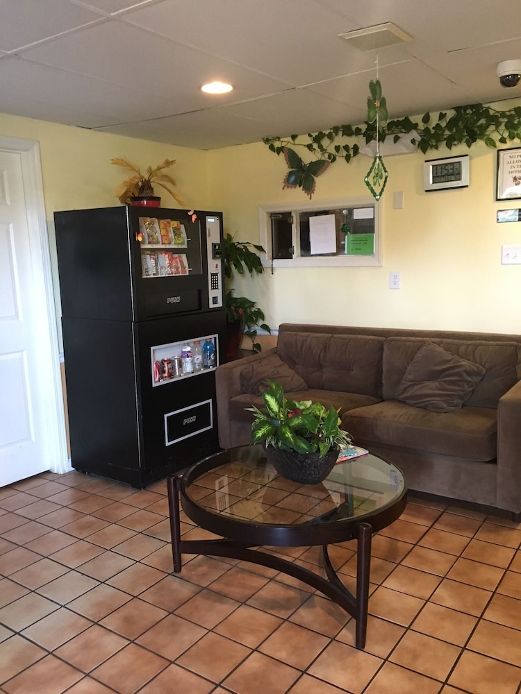 Regency Inn & Suites