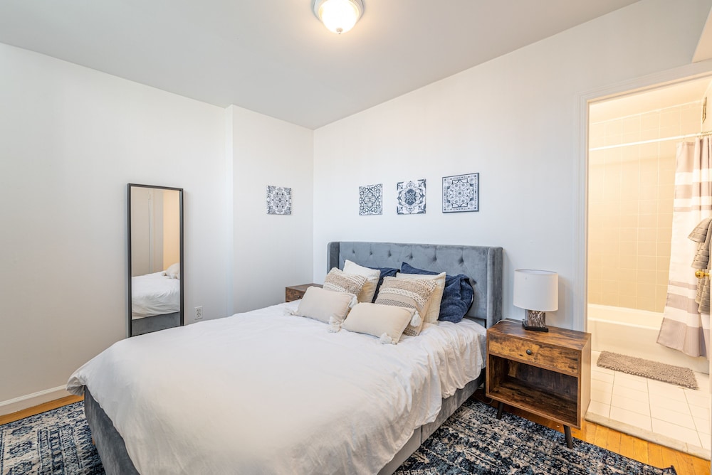 Amazing Furnished 1 BR Penthouse Midtown West