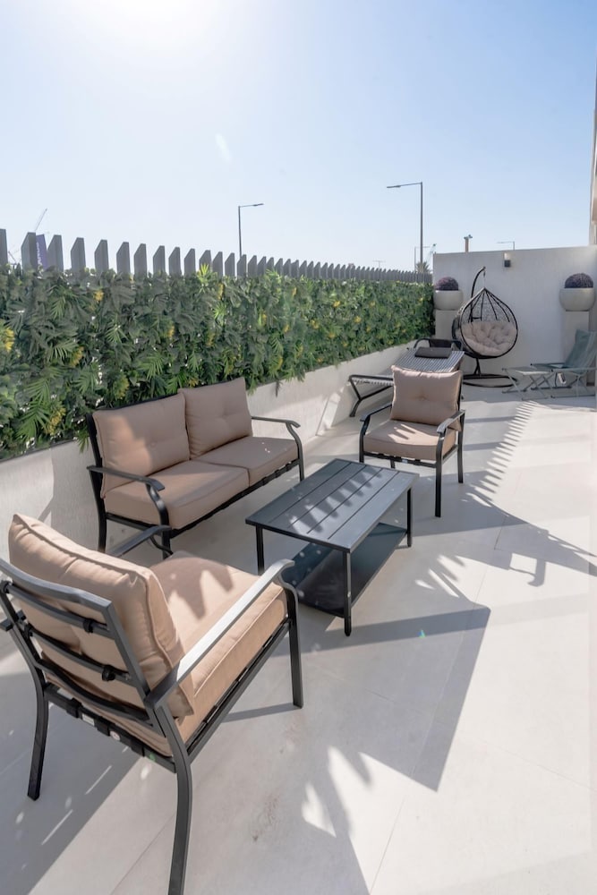 Luxury townhouse in Al Danah Bay