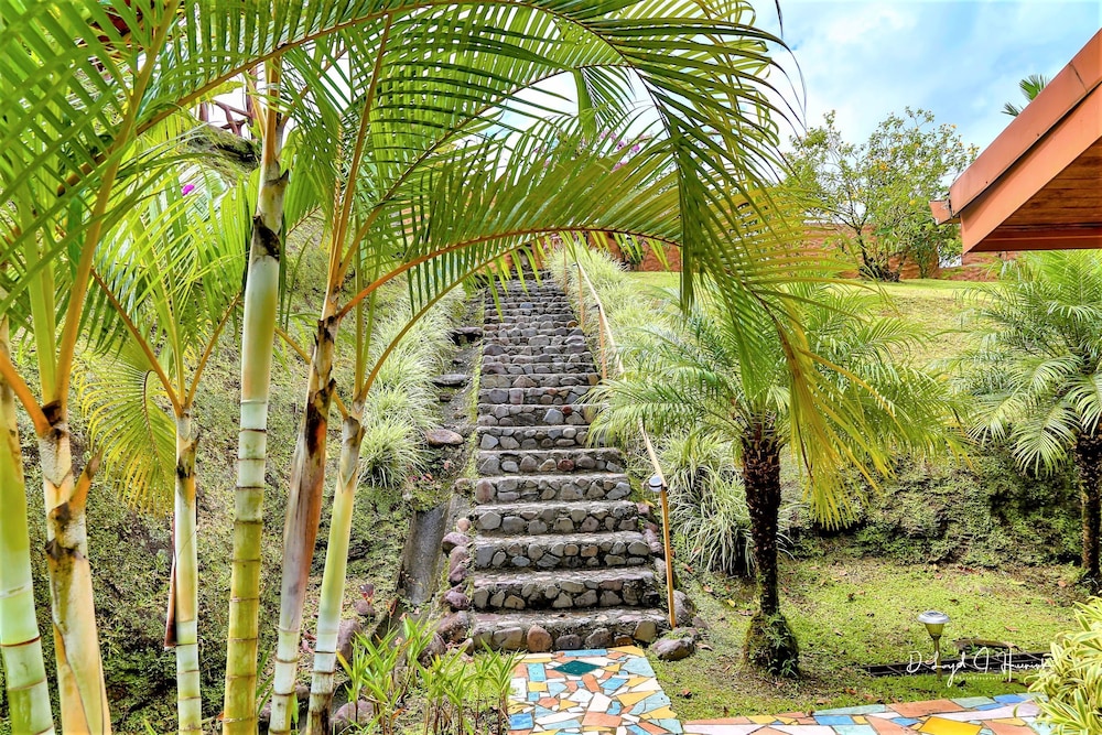 Encantada Guest House: Spectacular View & Excellent Reviews