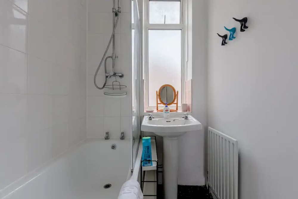 Bright & Spacious 2BD Flat - Hackney