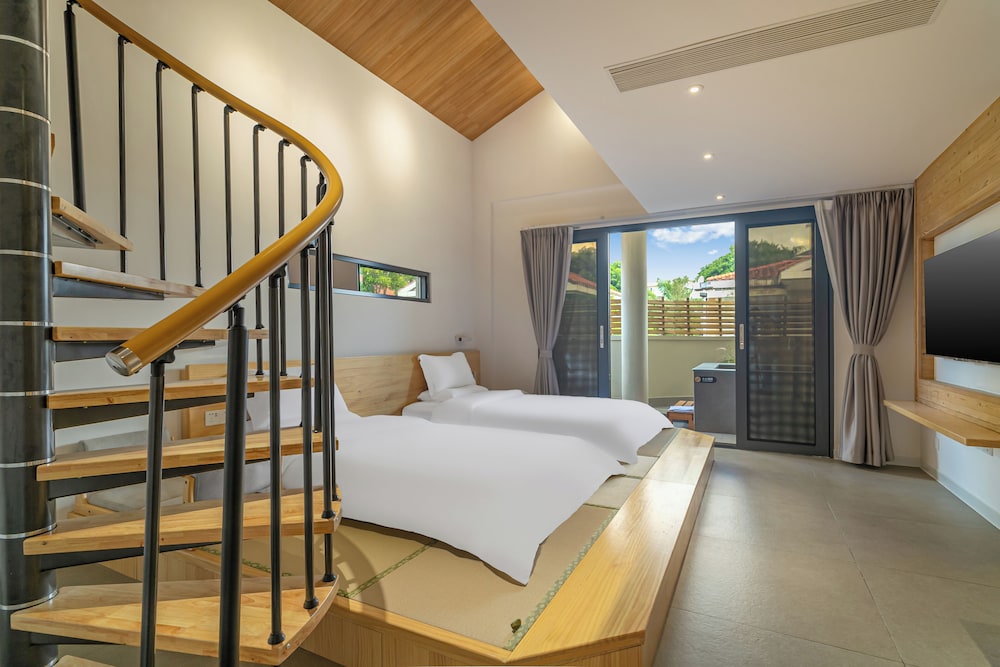 Flowing River Hot Spring Resort