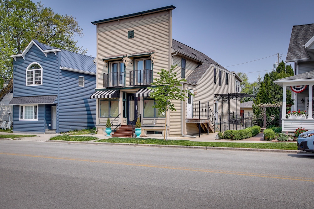Elkhart Lake Vacation Rental 3 Mi to Road America! view 2