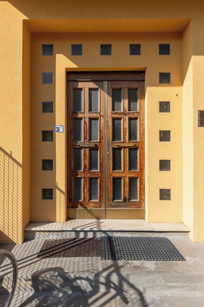 Saffi Glamorous Apartment view 3