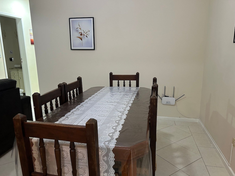 2 Bdrm apt 250m From the Beach in Center Sdc0601