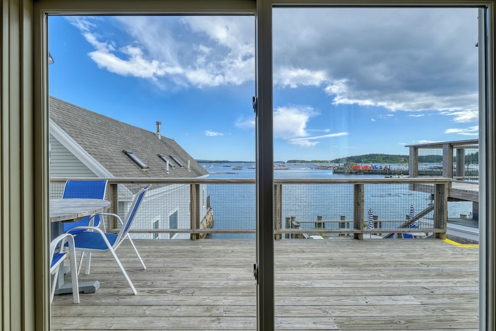 Inn on the Harbor