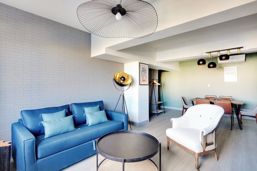 North Paris Suite