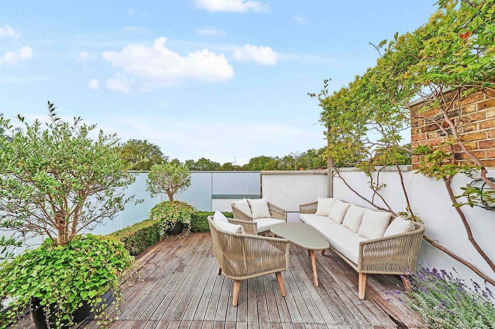 Luxury 3-bed Apartment in Central London