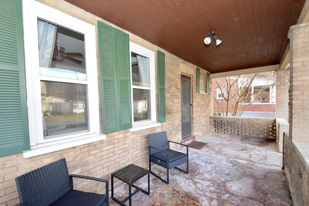 Broadway Cottage - Convenient Location!