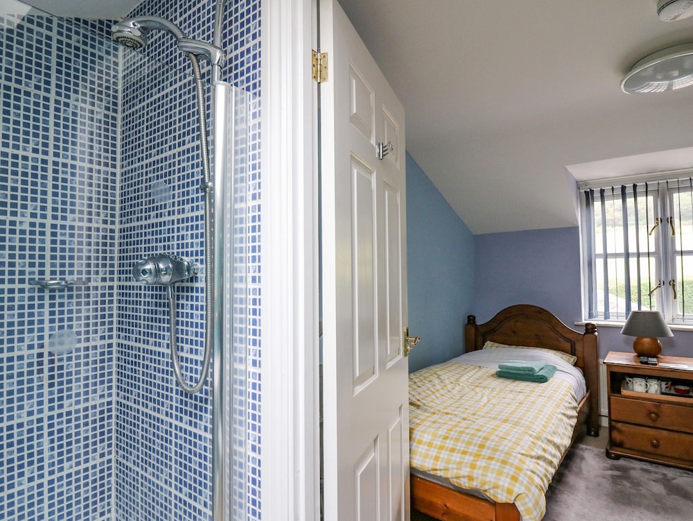 Penybont Apartment